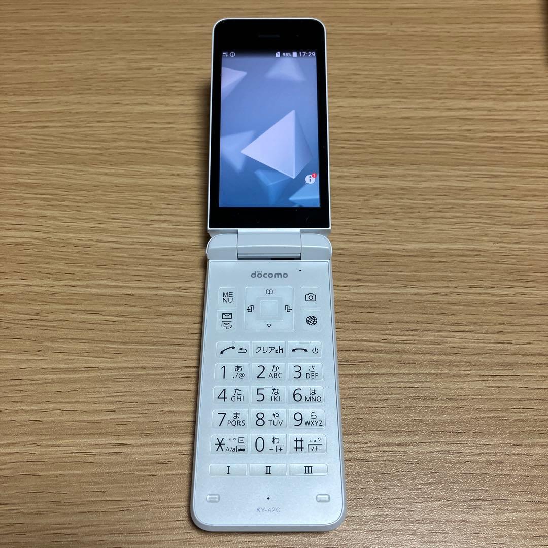 docomo DIGNO 折りたたみ式 携帯 ホワイト　箱付き　初期化済み