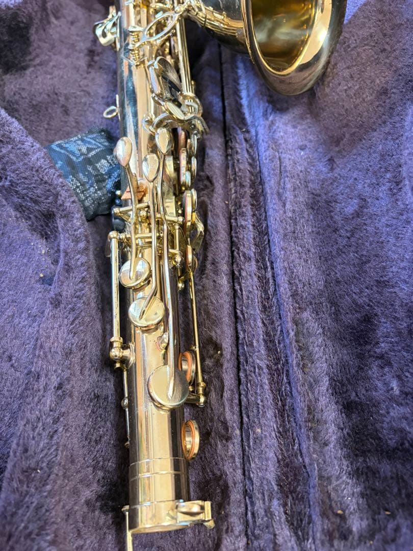 サックス HTN-86彫刻入り　ゴールド　ケース付