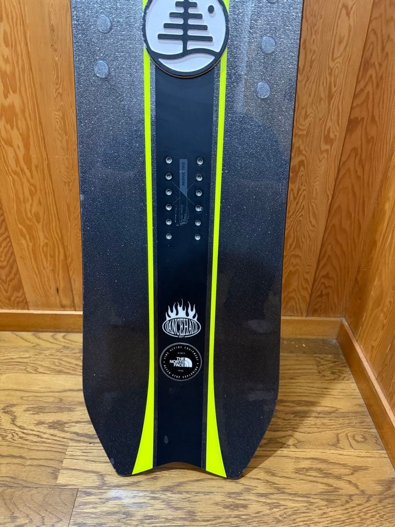 スノーボード SALOMON DANCEHALL 157