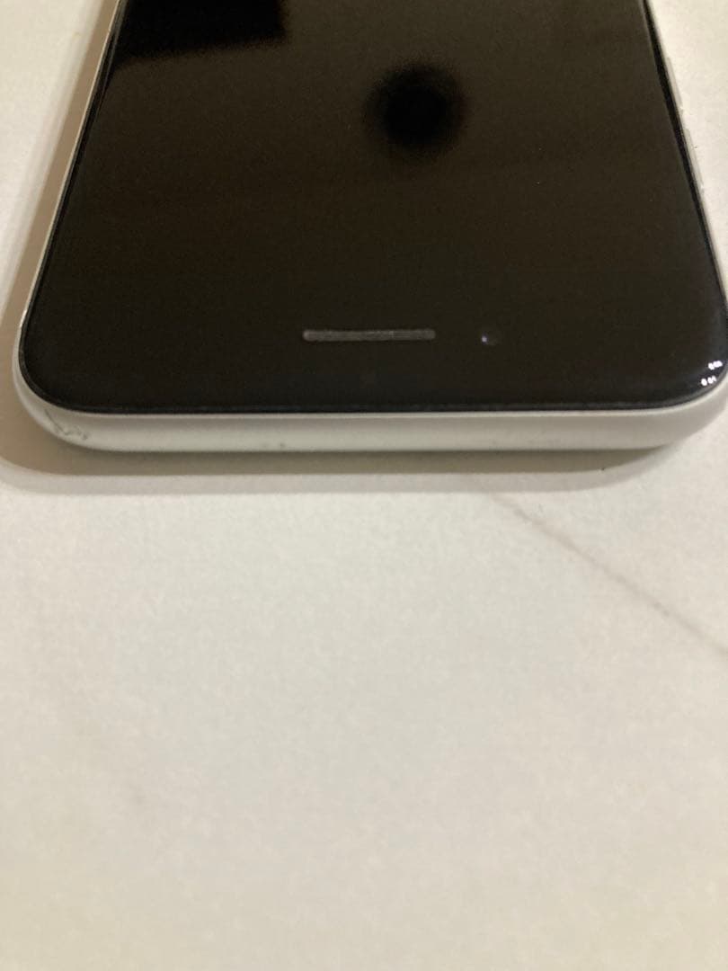 iPhone SE第2世代　ジャンク品　本体　携帯　ホワイト白