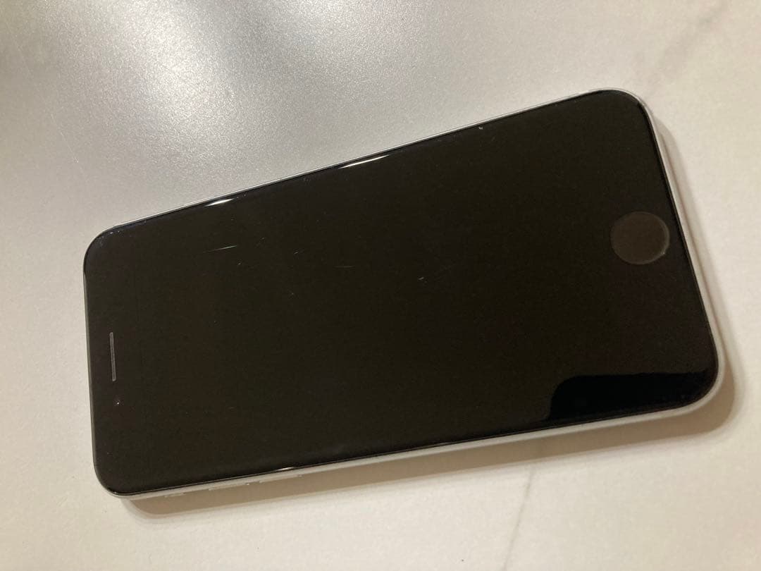iPhone SE第2世代　ジャンク品　本体　携帯　ホワイト白