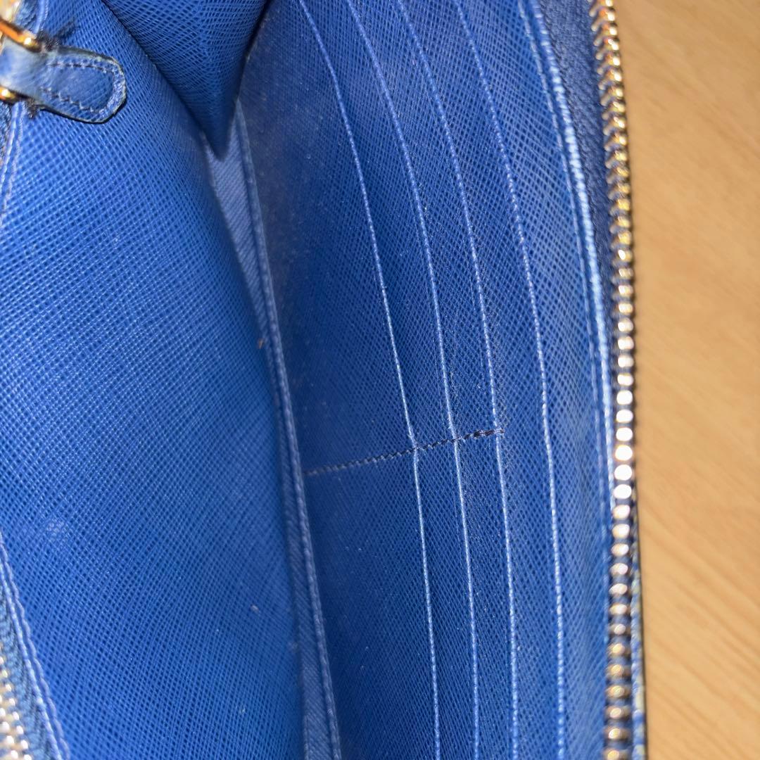 ⭐️プラダ サフィアーノ トライアングル ラウンドファスナー 長財布