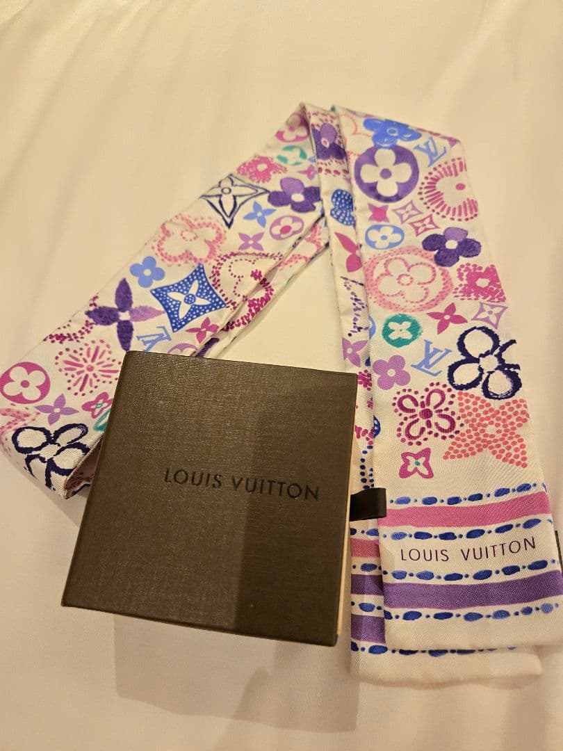 「割引中」LOUIS VUITTON 花柄 シルクスカーフ
