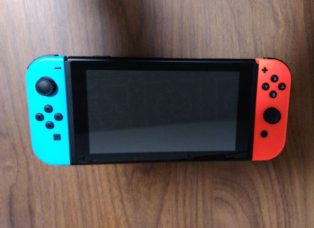 Nintendo Switch本体とProコントローラー2個セット（動作良好）