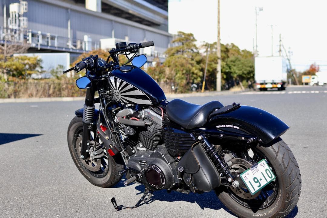 スポーツスター純正ベース2.1ガロン　カスタムペイントタンク　旭日旗仕様ハーレー