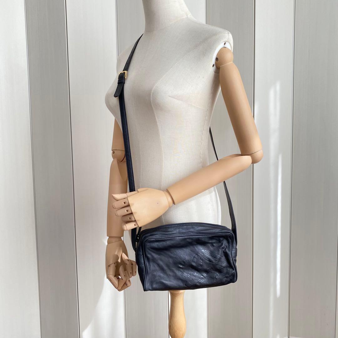 ロエベ ナッパレザーショルダーバッグ スクエア アナグラム ブラック