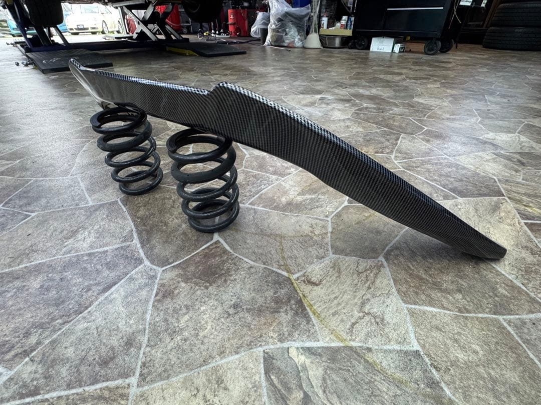 リアルカーボン スポイラー　スープラ