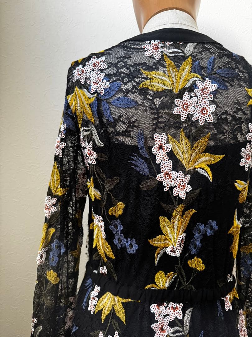 グレースコンチネンタル　フラワーライン刺繍ワンピース　ブラック　36