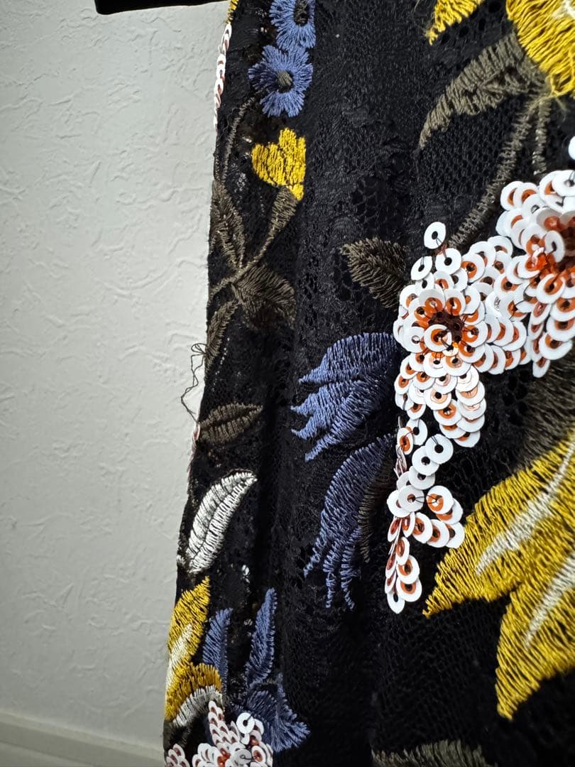 グレースコンチネンタル　フラワーライン刺繍ワンピース　ブラック　36