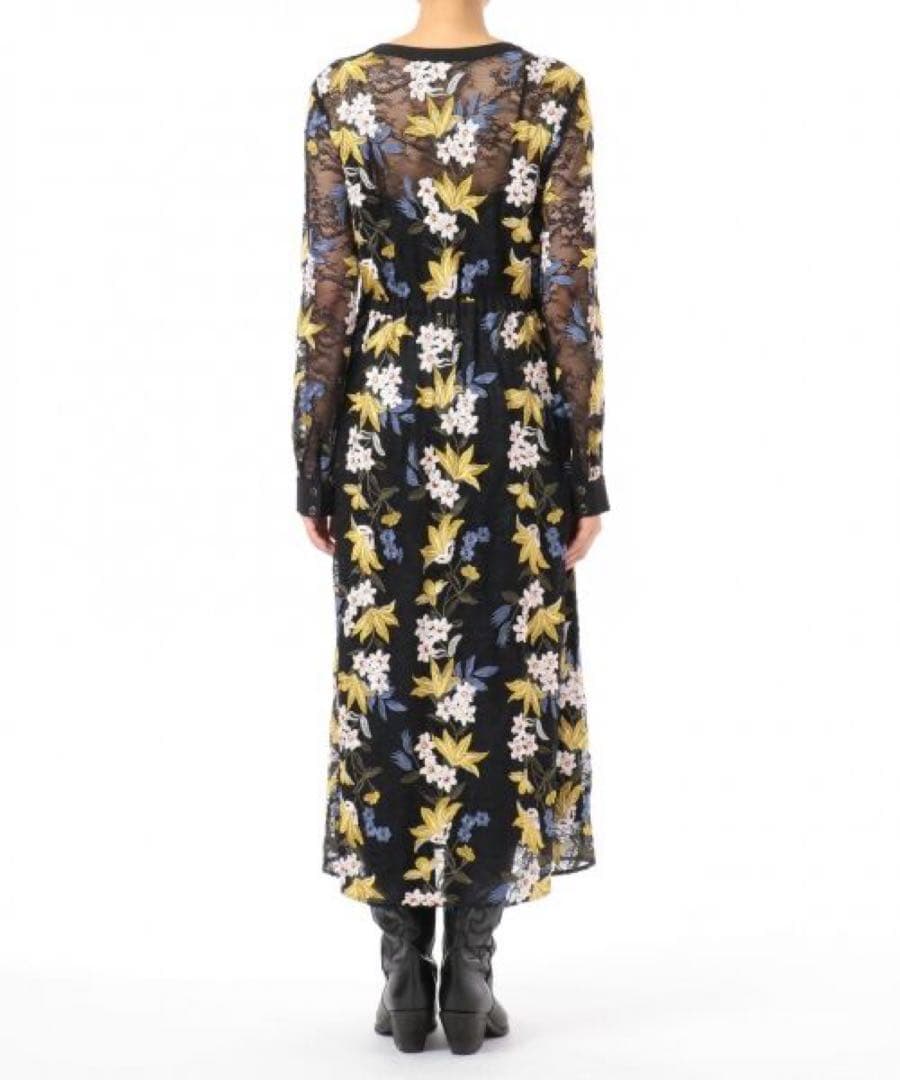 グレースコンチネンタル　フラワーライン刺繍ワンピース　ブラック　36