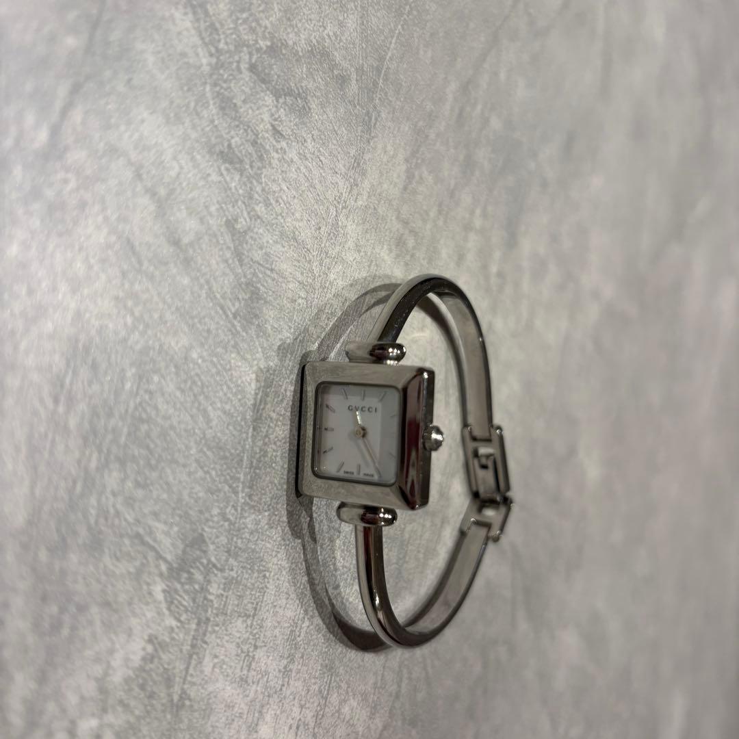 GUCCI レディース腕時計　1900L シルバー　電池交換済み　美品