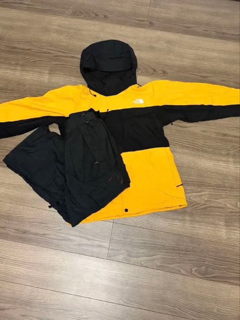 ノースフェイス　定価44000円　スノボウェア　スキーウェア　最終値下げ　激安