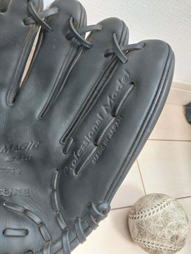 即戦力❗DESCENTE 黒 硬式グローブ