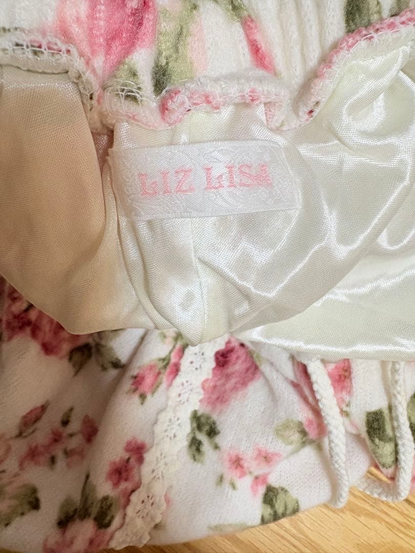 希少！　Liz Lisa 花柄スカンツ