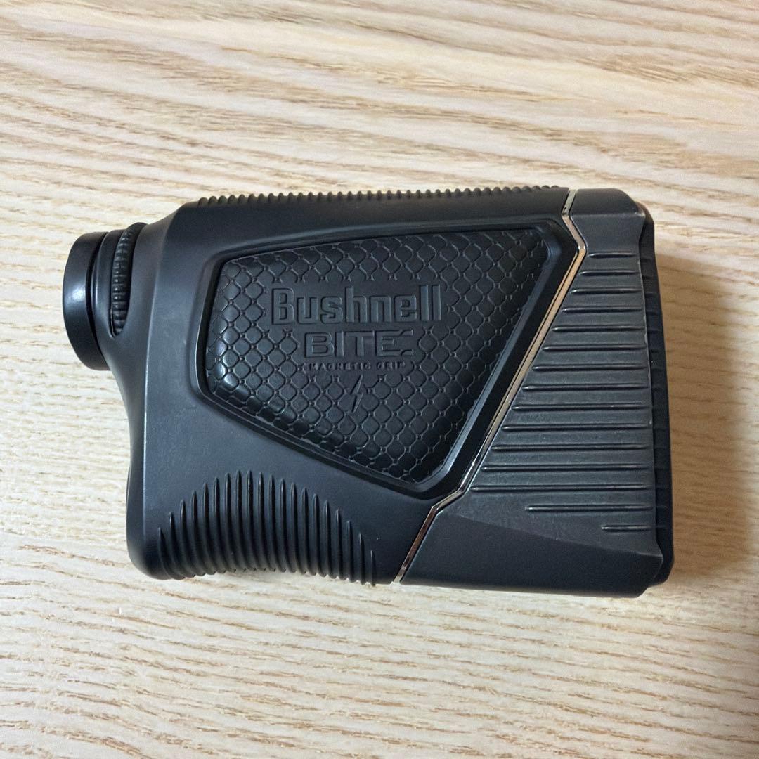 Bushnell Pro XE ゴルフ用距離計