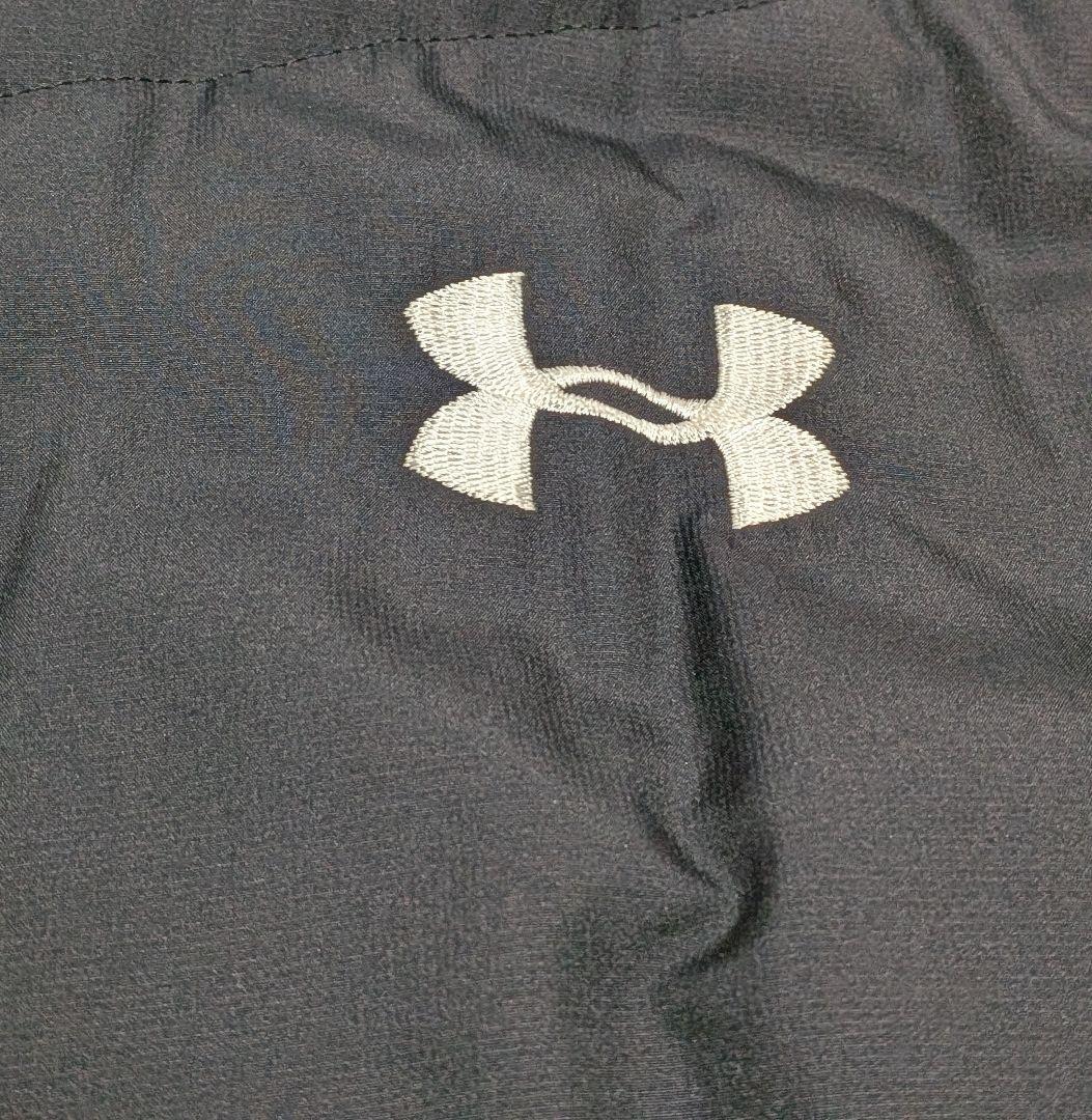 【美品】UNDER ARMOUR 刺繍ロゴ　フード付きロングベンチコート黒　XL