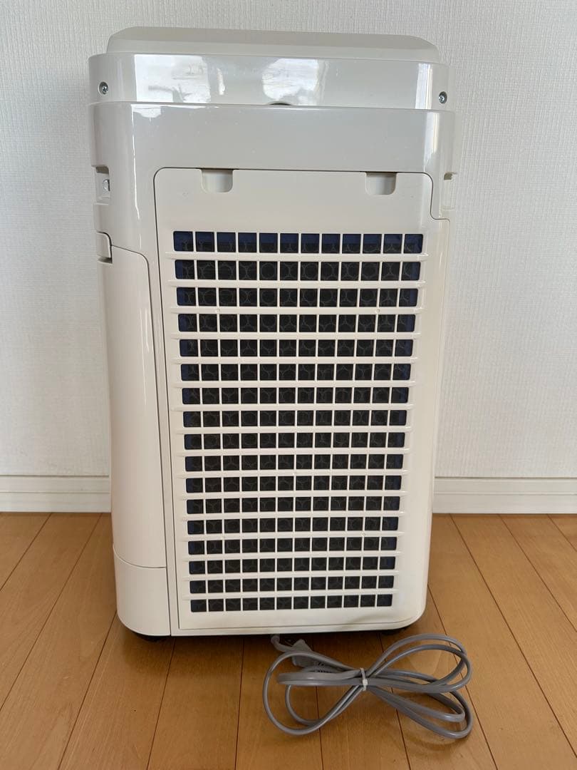 【美品】2022年製 シャープ 加湿空気清浄機 KC-J50-W