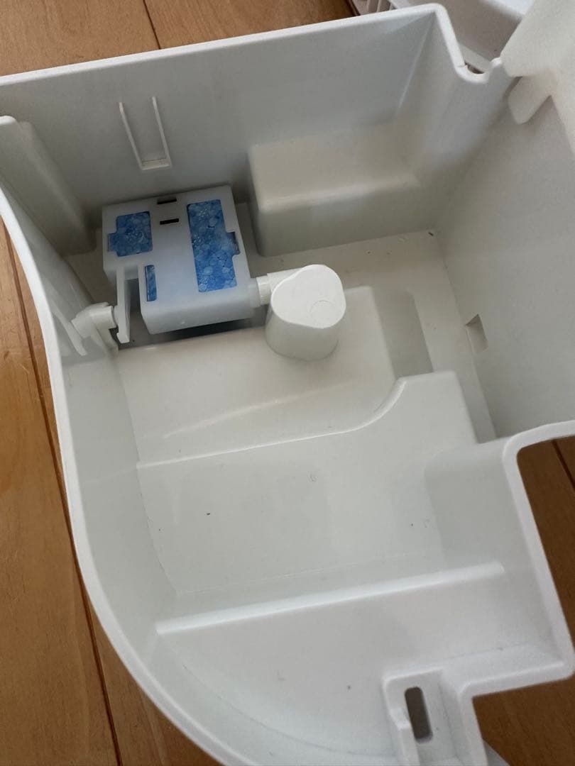 【美品】2022年製 シャープ 加湿空気清浄機 KC-J50-W