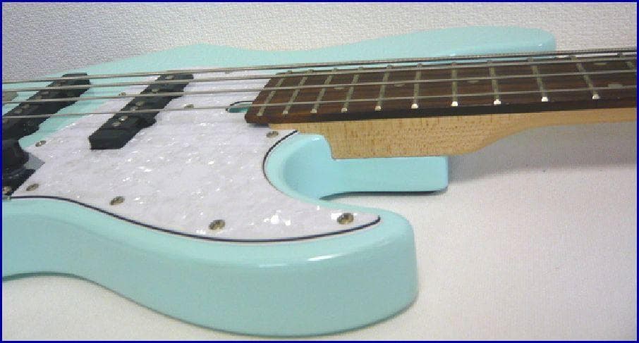 中古・美品 Bacchus WJB-mini ブルー バッカス小さ目の4弦ベース