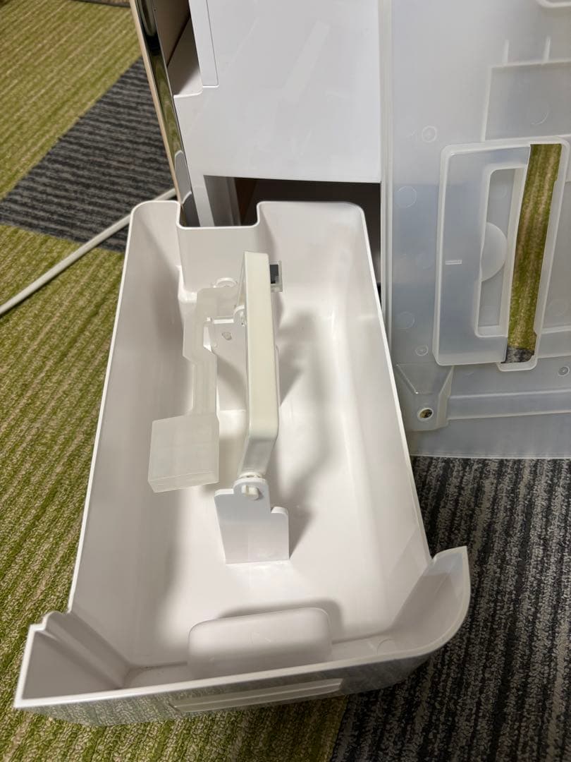 送料無料！美品（株）トヨトミ衣類乾燥除湿機