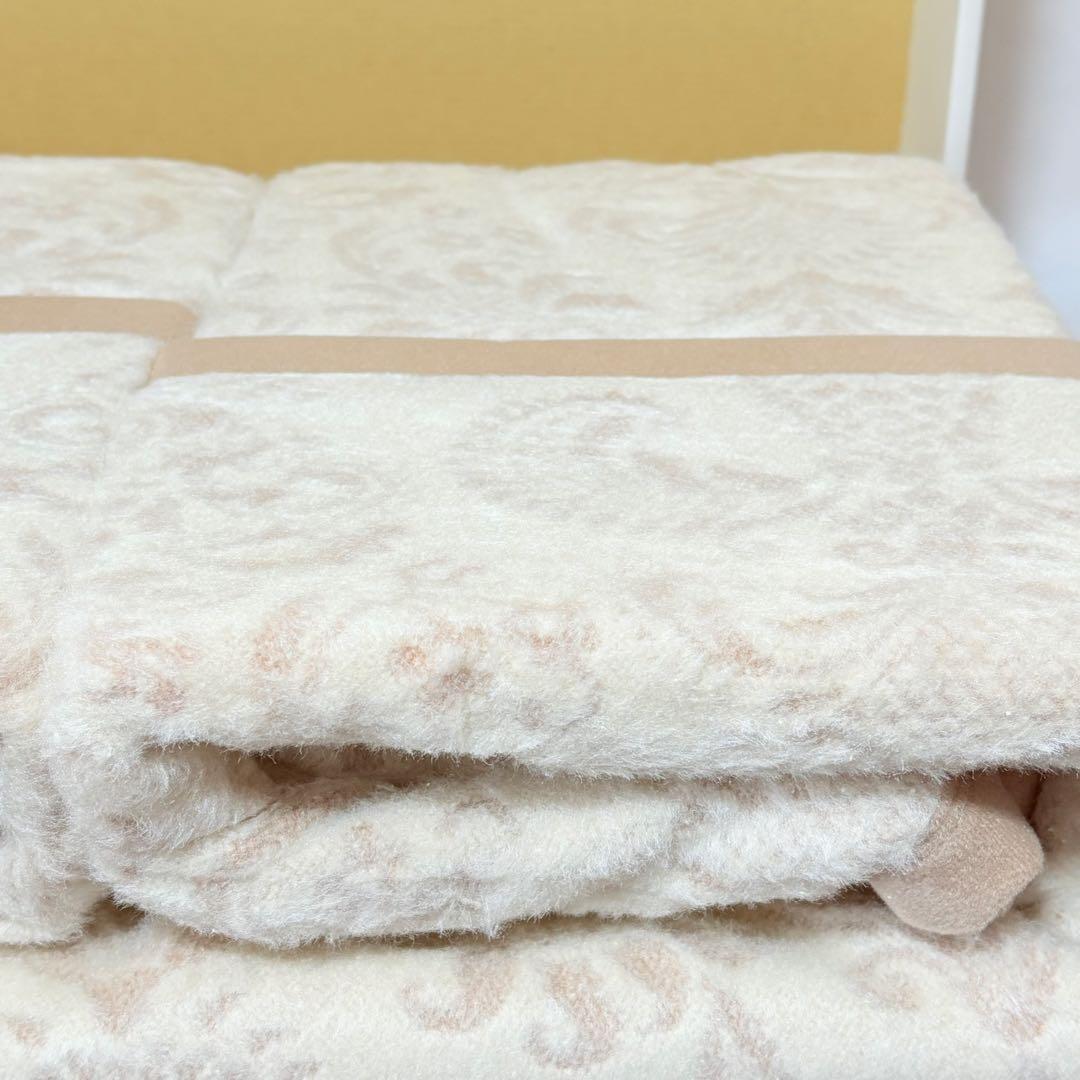 バレンティノ　シルク100高級毛布　140×200cm