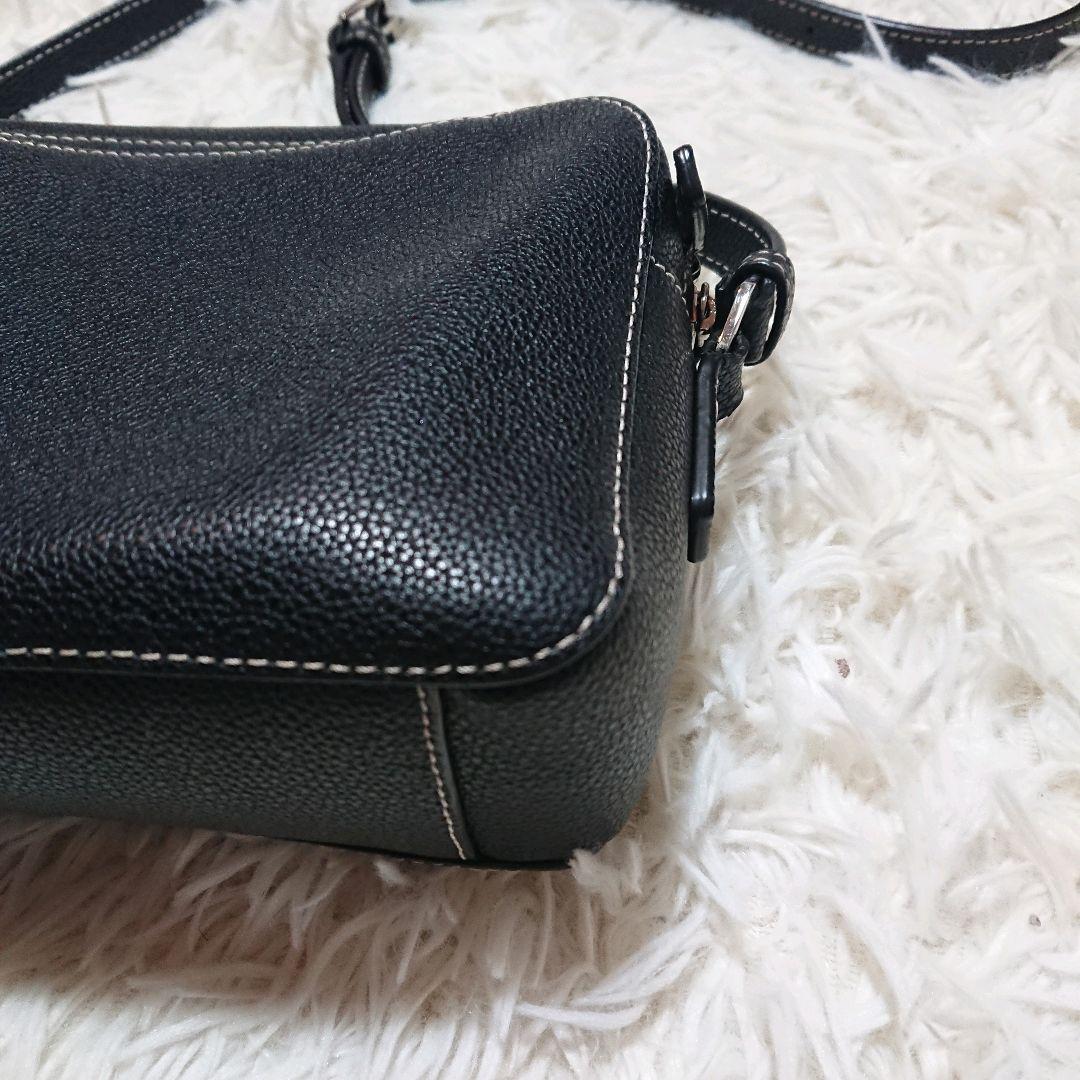 美品　アニエスべー　ショルダーバッグ ターンロック　レザー　黒　ステッチ