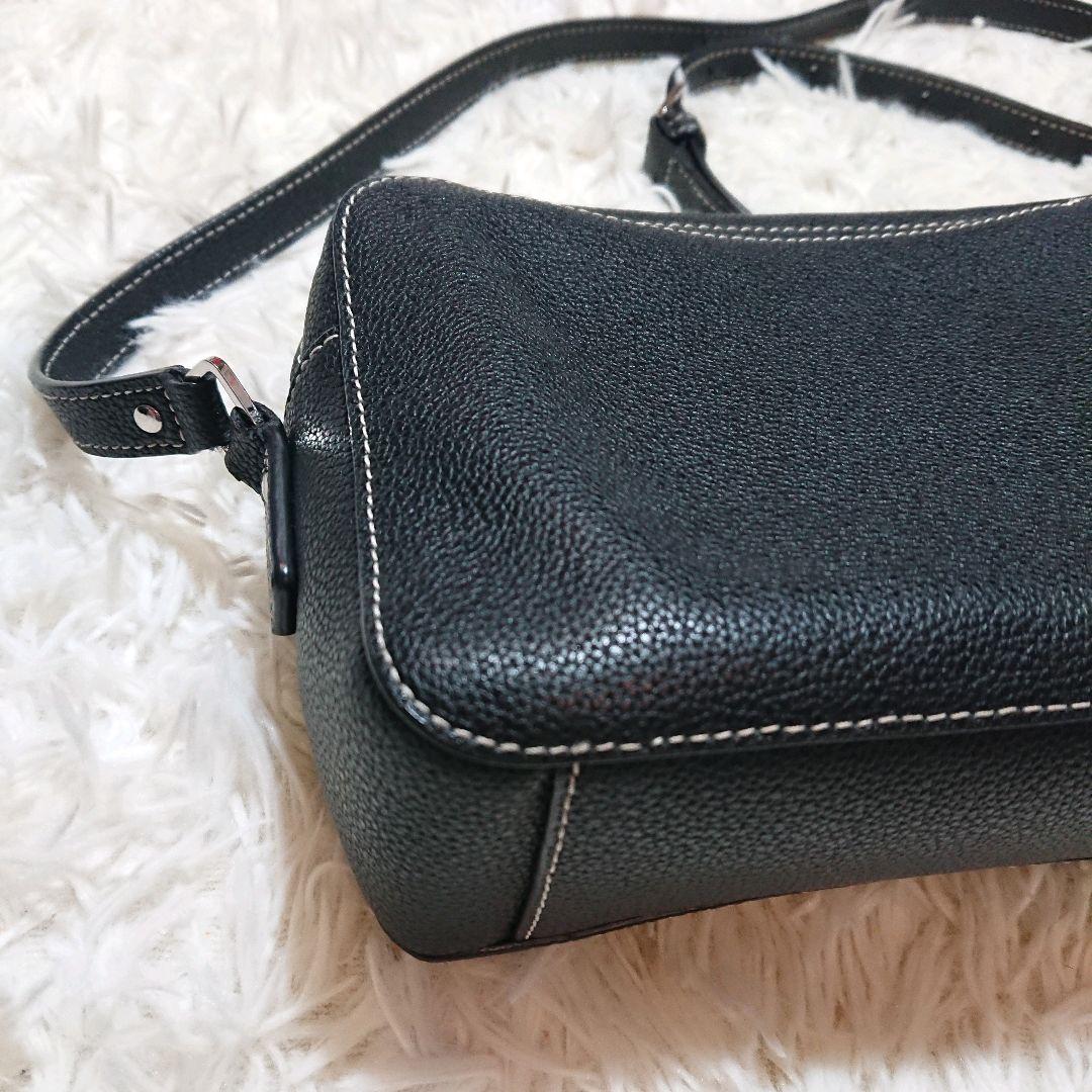 美品　アニエスべー　ショルダーバッグ ターンロック　レザー　黒　ステッチ