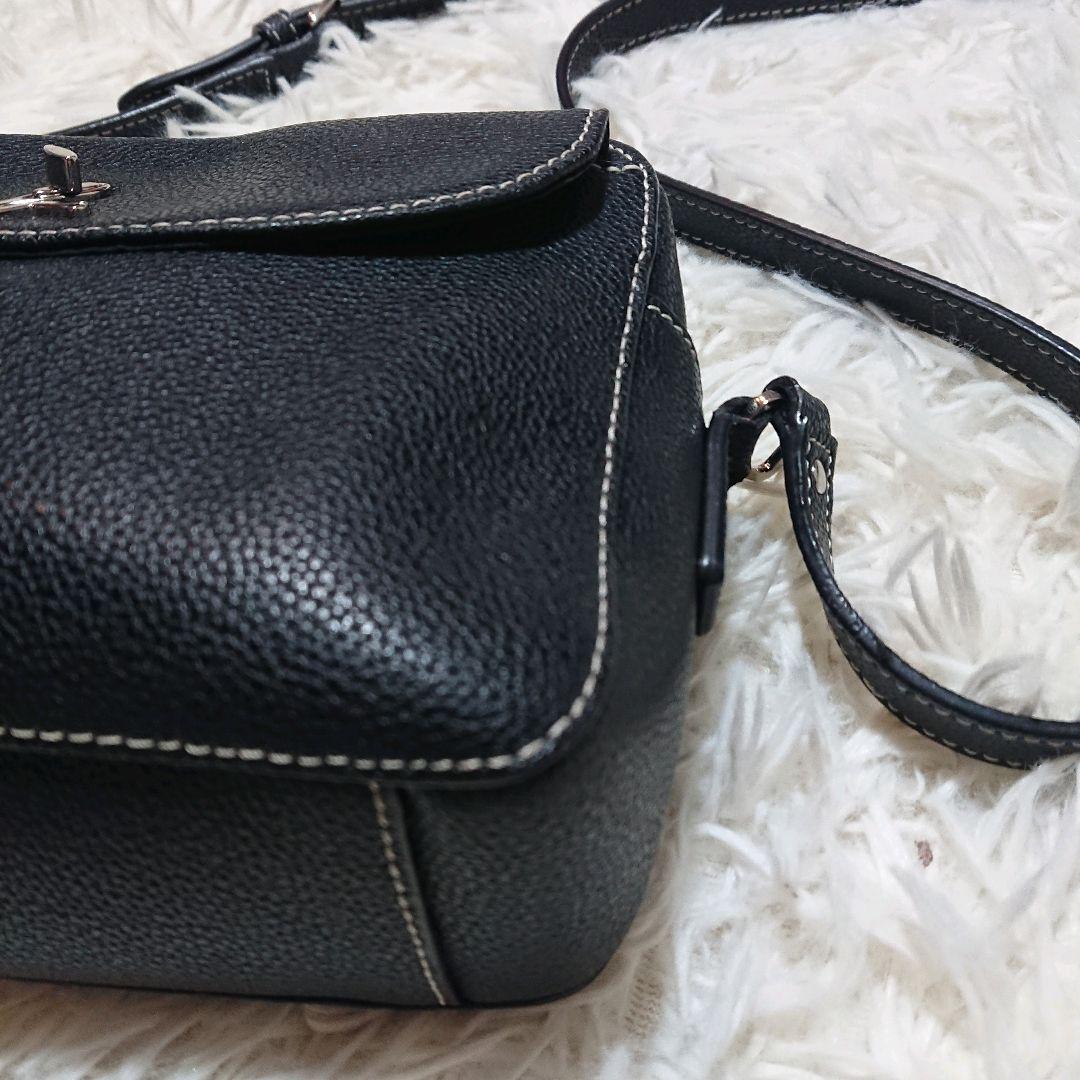 美品　アニエスべー　ショルダーバッグ ターンロック　レザー　黒　ステッチ