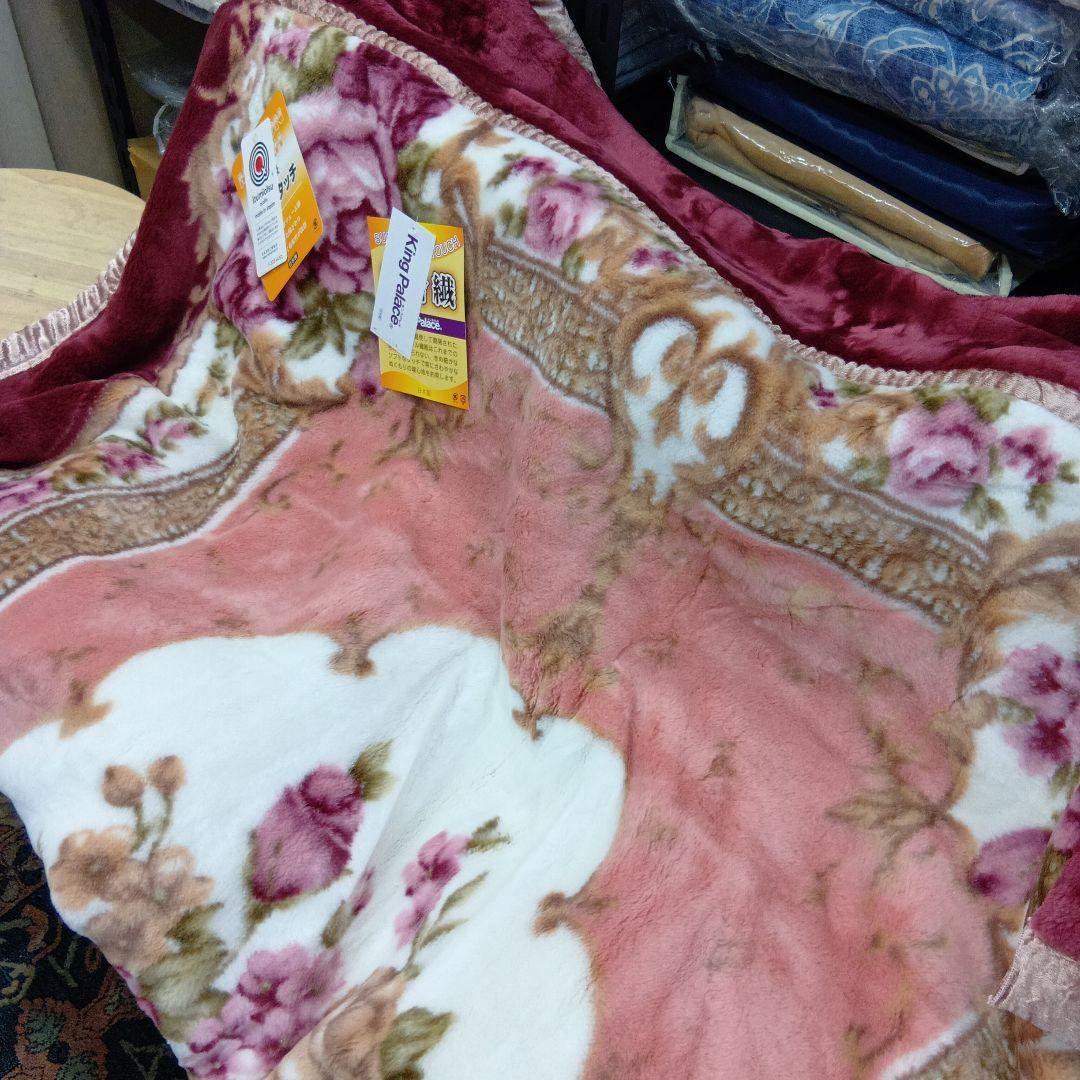 King Palace2枚合わせ 花柄毛布 140cm x 200cm　厚め…