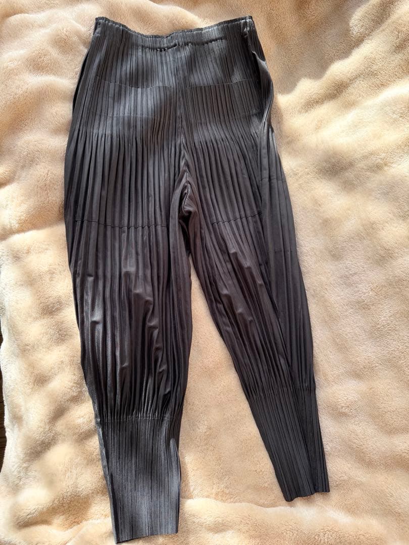 PLANTS PLEASE プリーツカジュアルパンツ グレー