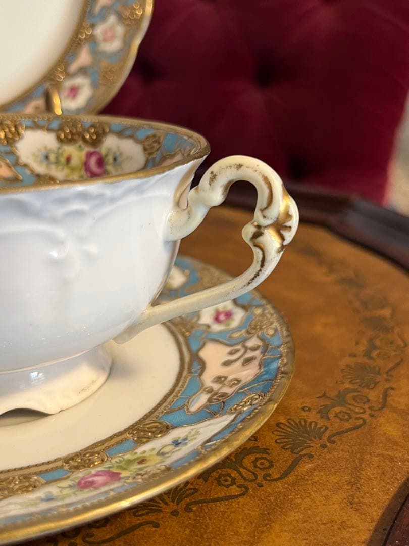 極美品オールドノリタケ マルキ印 金彩のカップとソーサー　プレート　トリオセット