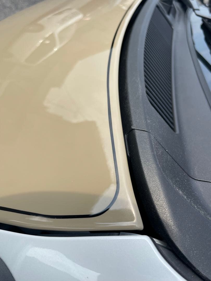 TOYOTA ハイエース　200系　純正ボンネット　ベージュ　純正色　ピンスト風