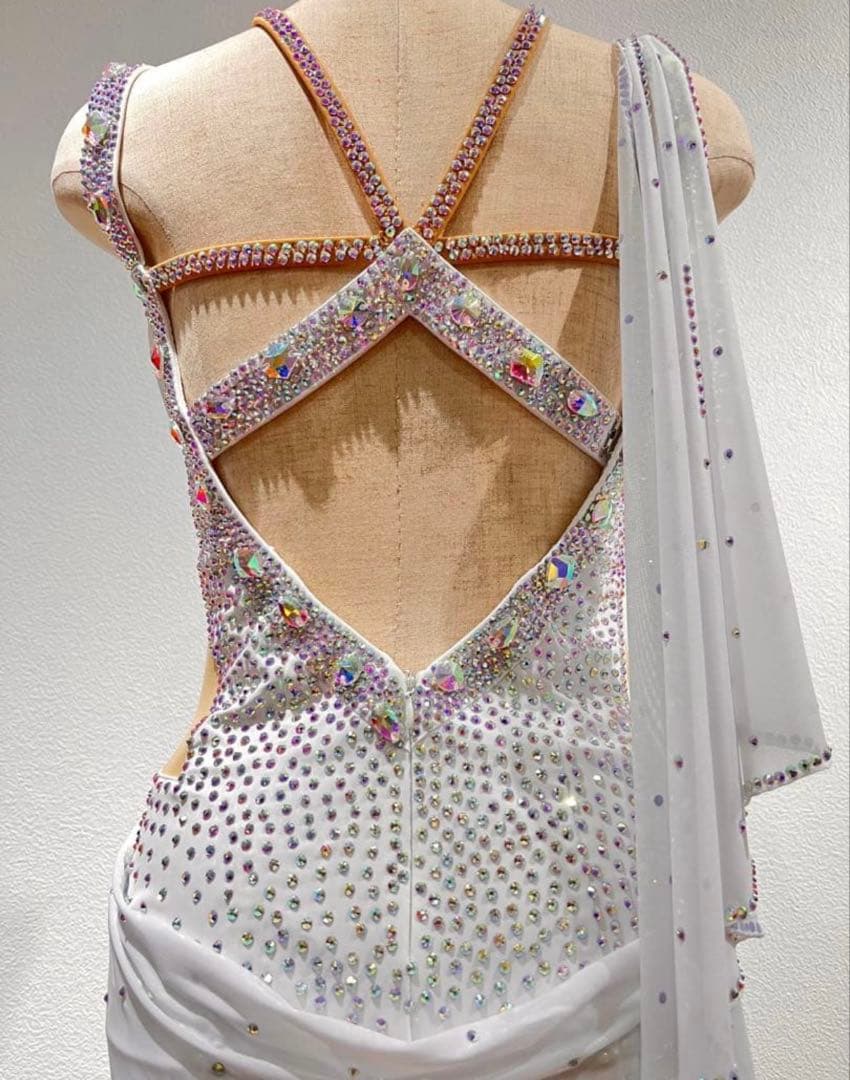 K*u様 ラテンドレス ホワイト MからL