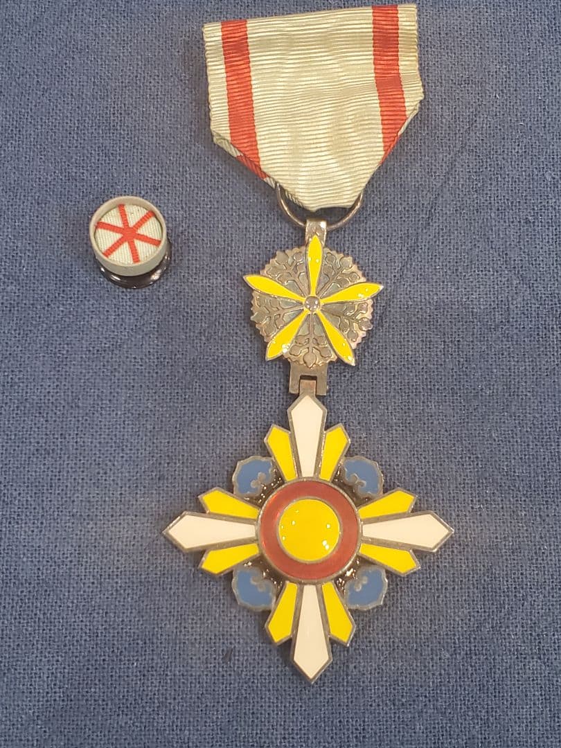 満州国 勲六位景雲章 勲章 徽章 略綬付 共箱付