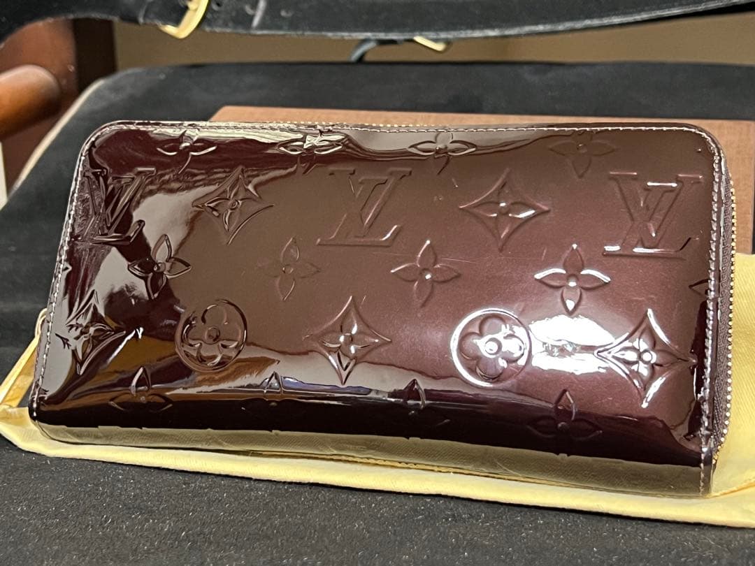Louis Vuitton 長財布 ヴェルニ　ジッピー　ウォレット