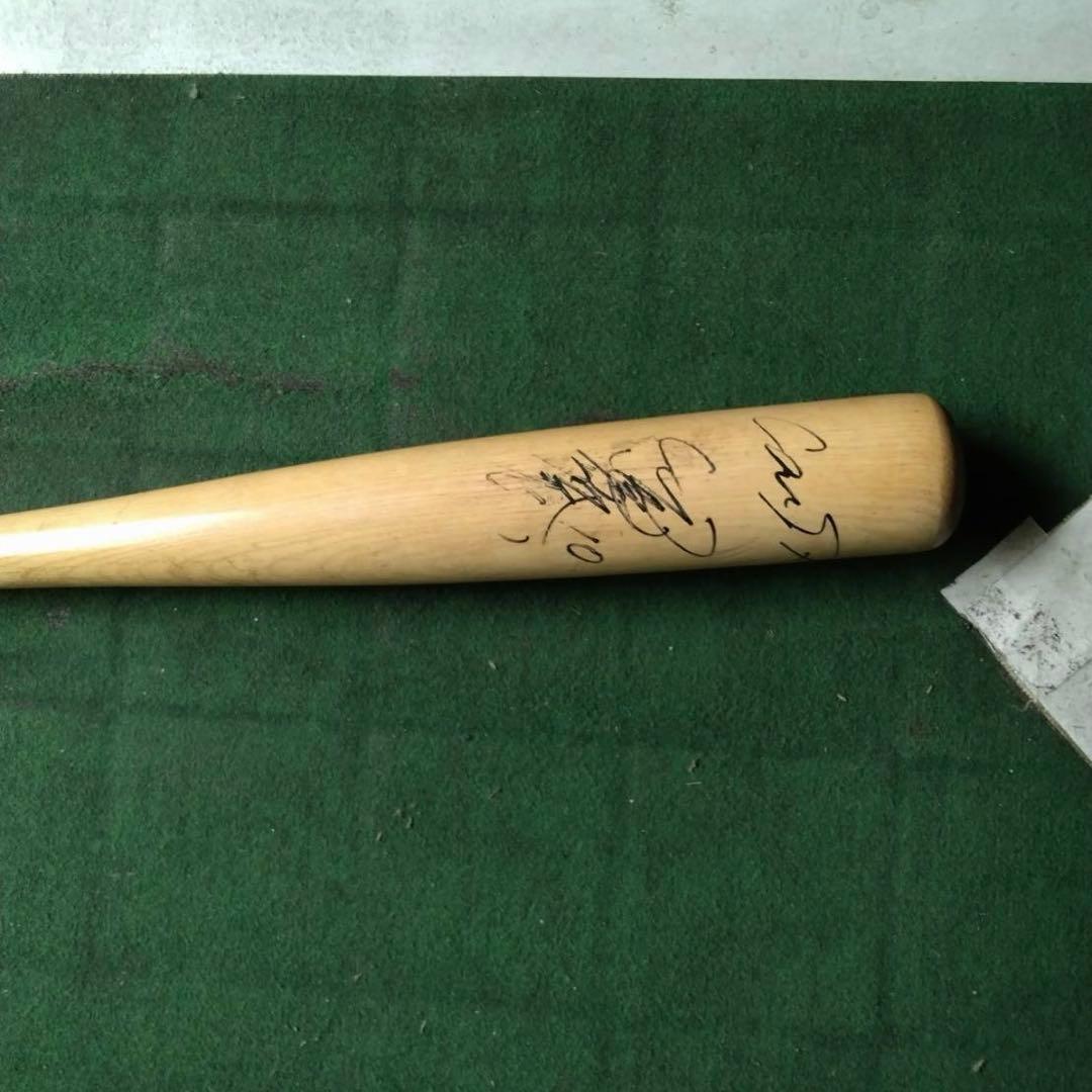 も*ね様 【直筆サイン付き】金本知憲選手（元阪神タイガース）※バットはカープ時代