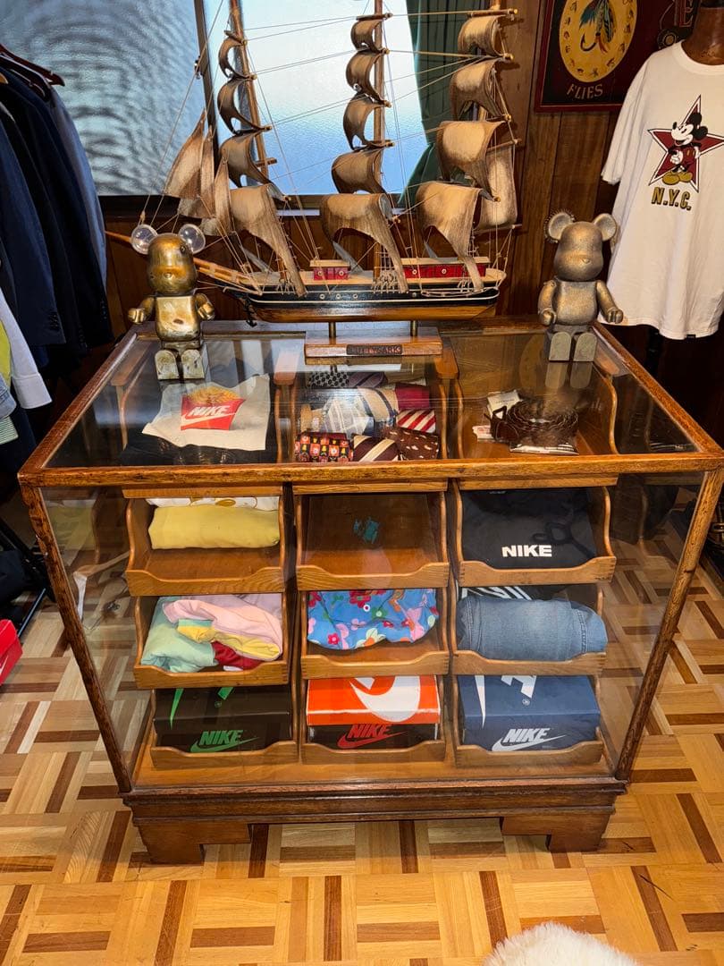 ヴィンテージ木製ディスプレイキャビネット(出荷方法は要相談)