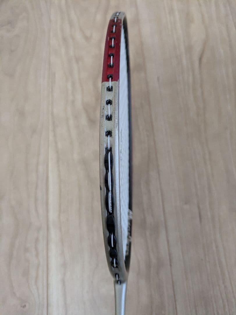 YONEX　MUSCLEPOWER80　ヒビあり　バドミントンラケット