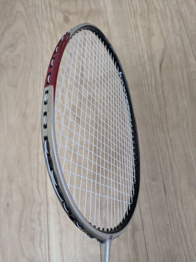 YONEX　MUSCLEPOWER80　ヒビあり　バドミントンラケット
