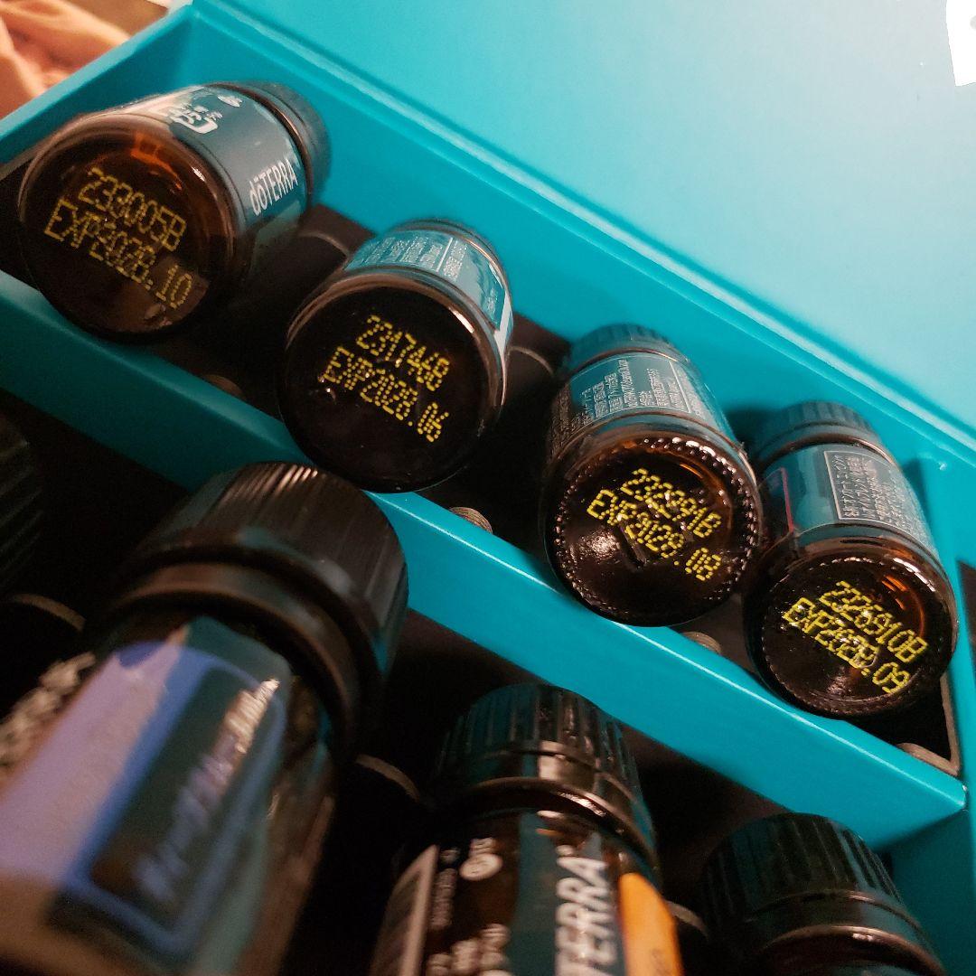 未使用　ドテラ　アロマタッチキット