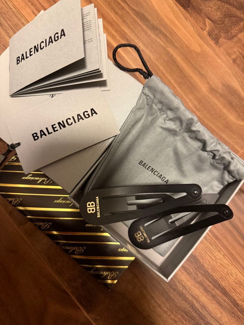 Hal！！辻元舞さん愛用バレンシアガのヘアピン大サイズ2個