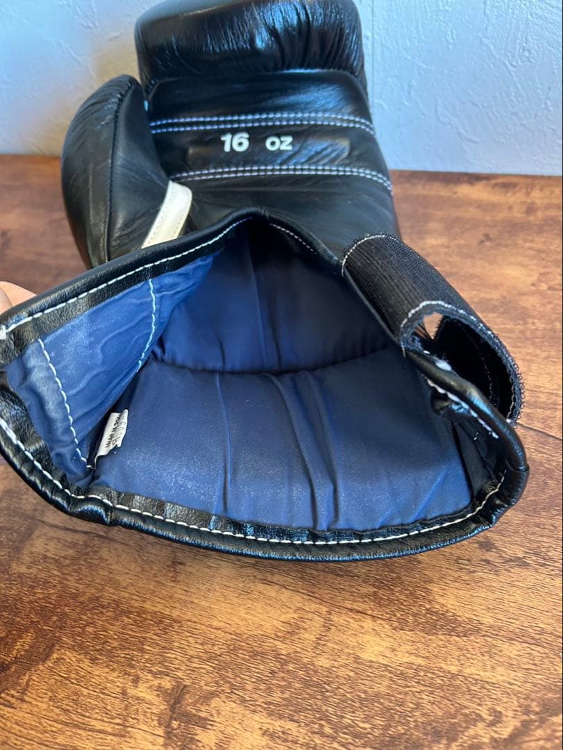 Winning ボクシンググローブ 16 oz ブラック