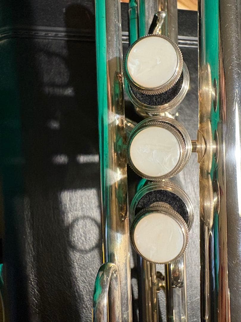 YAMAHA YTR3325Sトランペット本体 ケース付き