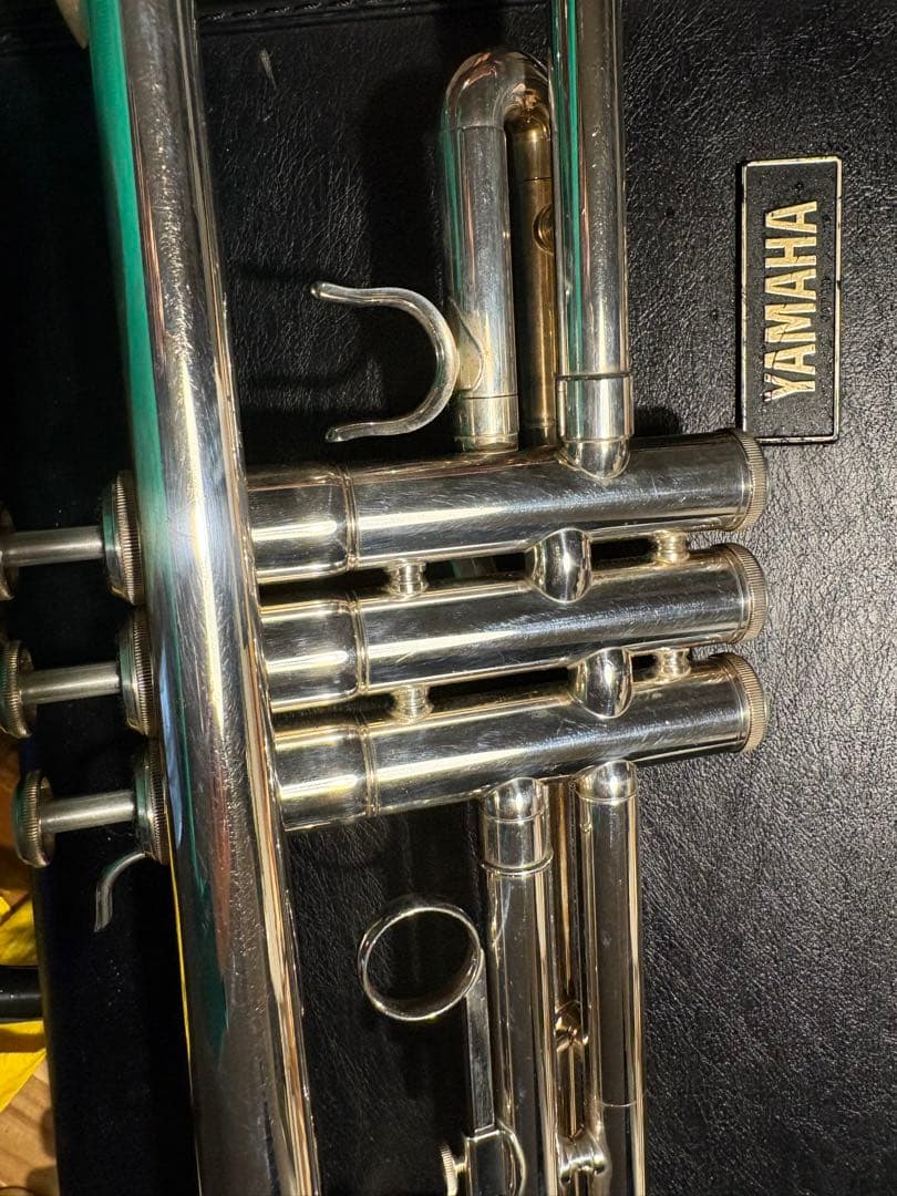 YAMAHA YTR3325Sトランペット本体 ケース付き