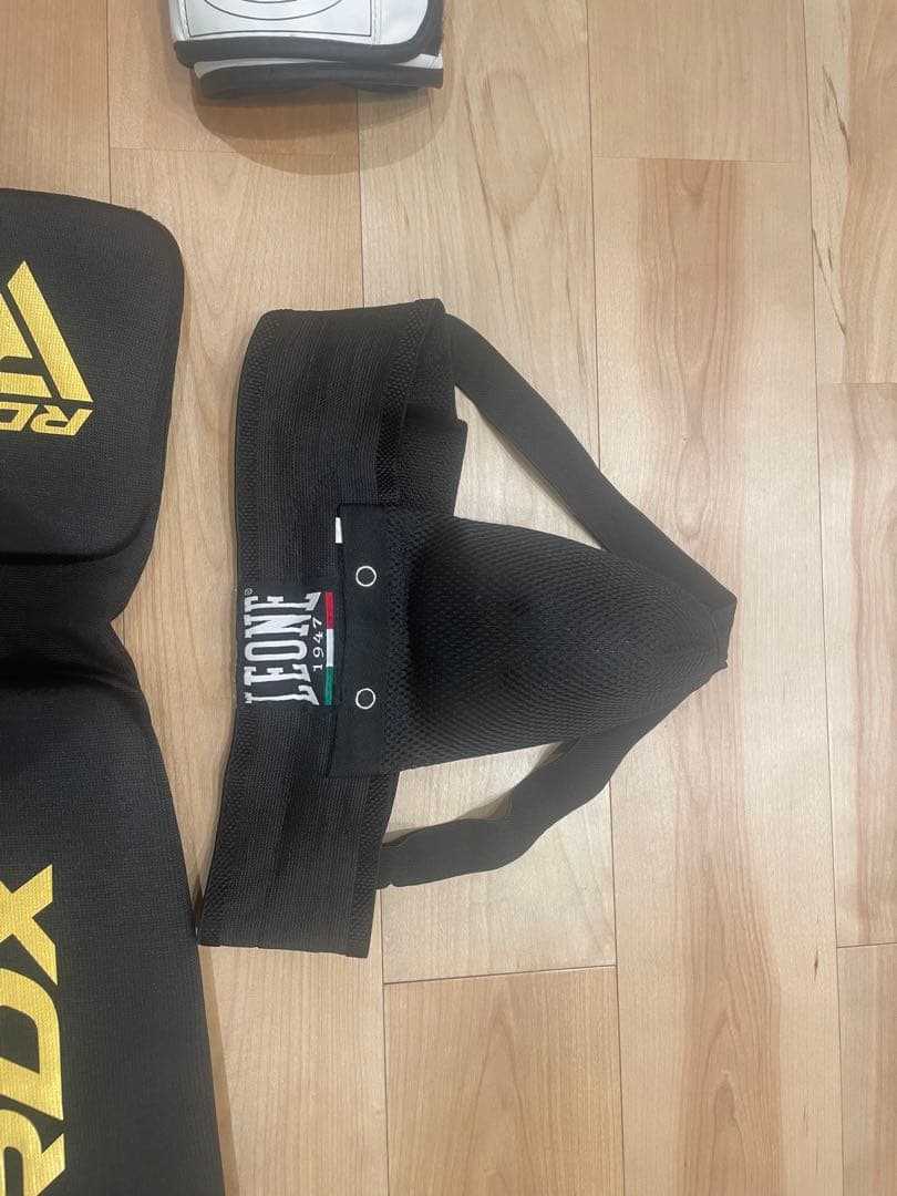 ボクシング用グローブ・ヘッドギア・レッグガードセット