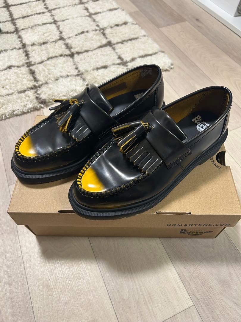 ドクターマーチンADRIAN ブラック+ダムスイエロー ローファー UK6