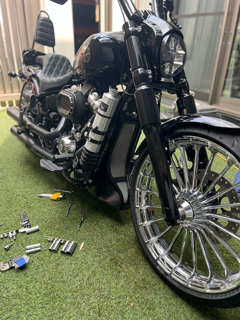 Thunderbike GPスタイル・チンスポイラー　ブレイクアウト