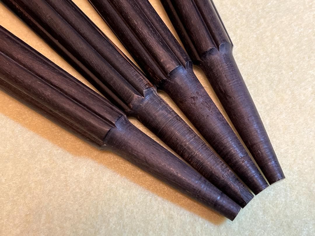 kaz009tatti　沖縄三線用　黒檀カラクイ　梅型