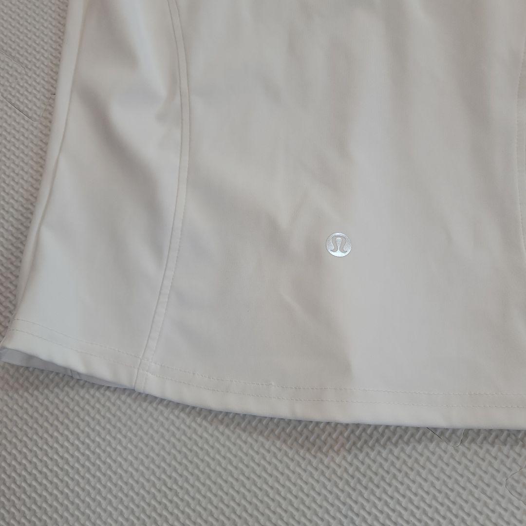 ルルレモン　ホワイト ハイネックジップアップ