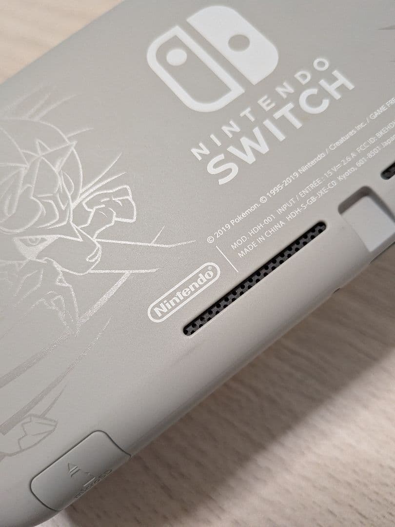 Nintendo Switch Liteポケモン　ポケットモンスターシールド付